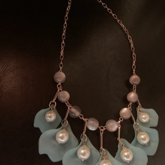 Necklace, light blue with faux pearls - Picture 5 of 6
